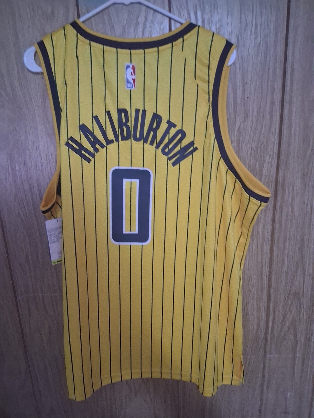 Mystery Sports Card With Tyrese Halliburton Indiana Pacers Statement XXL Jersey